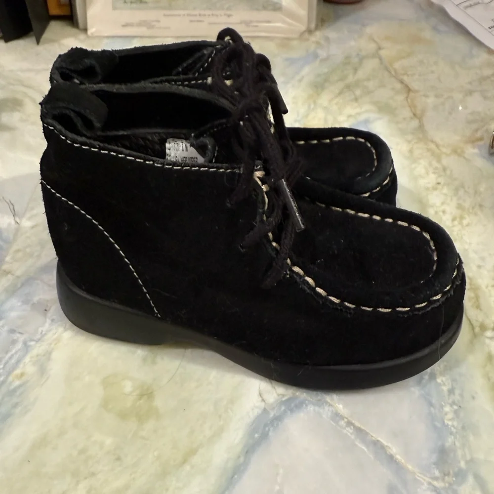 Gymboree black suede contrast stitch ankle boots 8 toddler